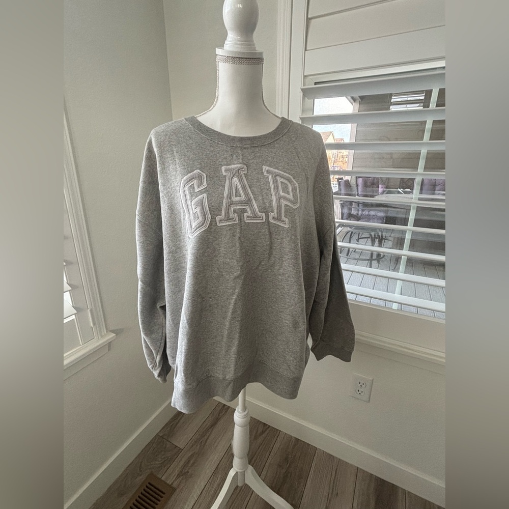 GAP Gray Sweatshirt